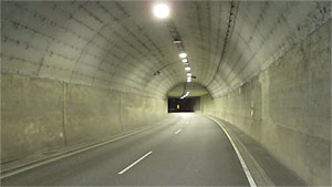 Herrentunnel Lübeck (B104)